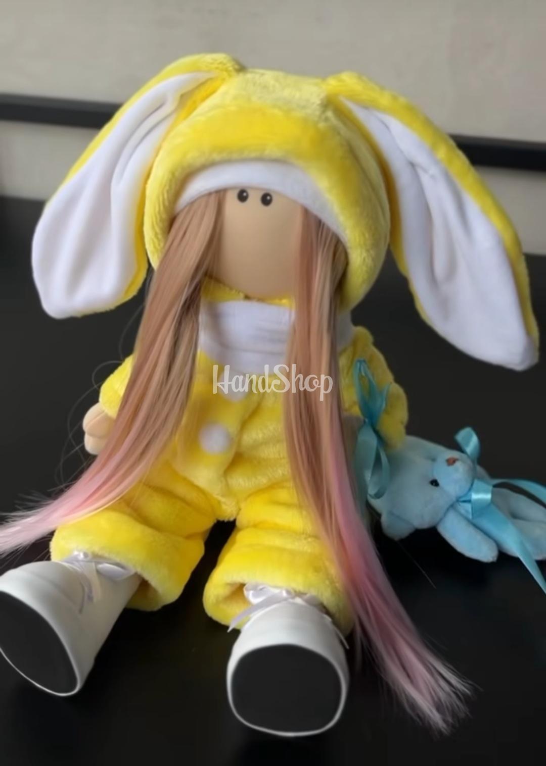 Новорічна тільда лялька сплюшка зайка в жовтому комбінезон Новорічна тільда лялька сплюшка зайка в жовтому комбінезон