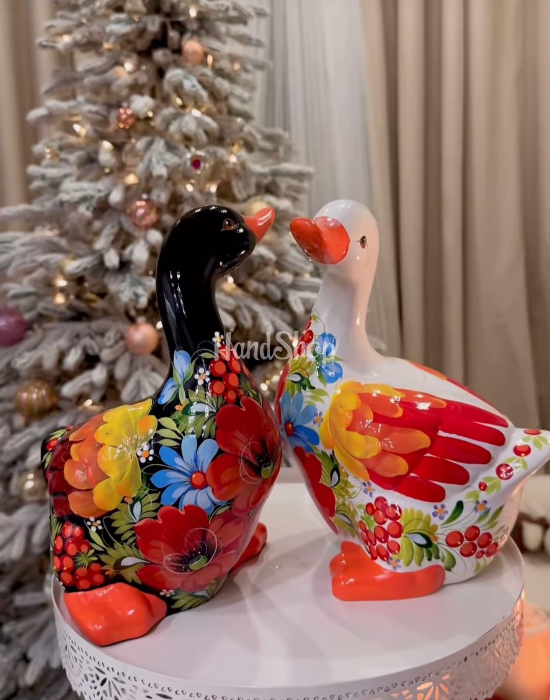 Сувенірна пара гусаки петриківський розпис кераміка Сувенірна пара гусаки петриківський розпис кераміка