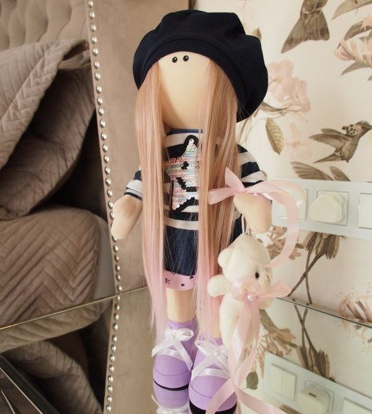 Інтер’єрна лялька ігрова в з довгим амбре волоссям