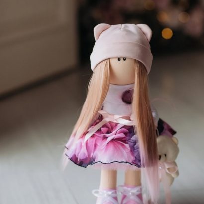 Сувенірна текстильна лялька велика з довгим волоссям