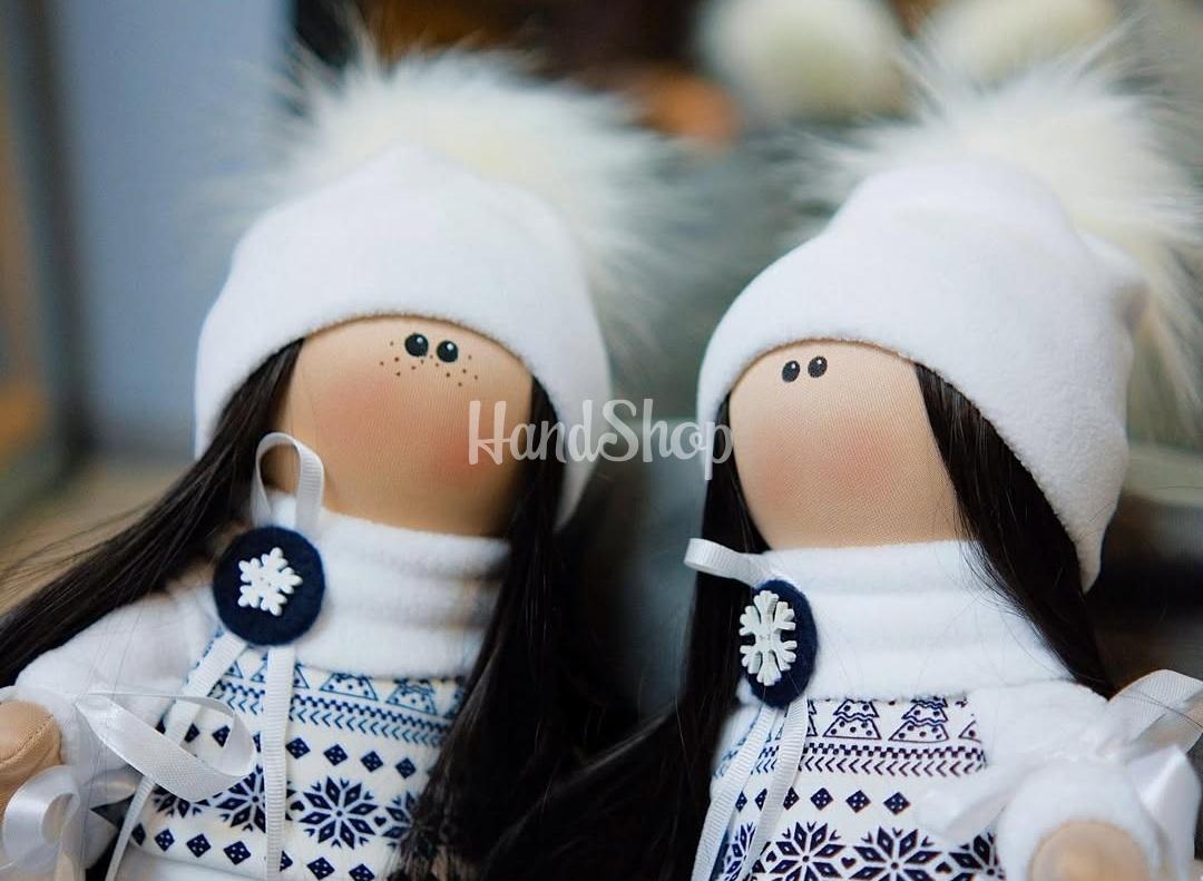 Новорічна сувенірна лялька тільда з довгим волоссям Новорічна сувенірна лялька тільда з довгим волоссям