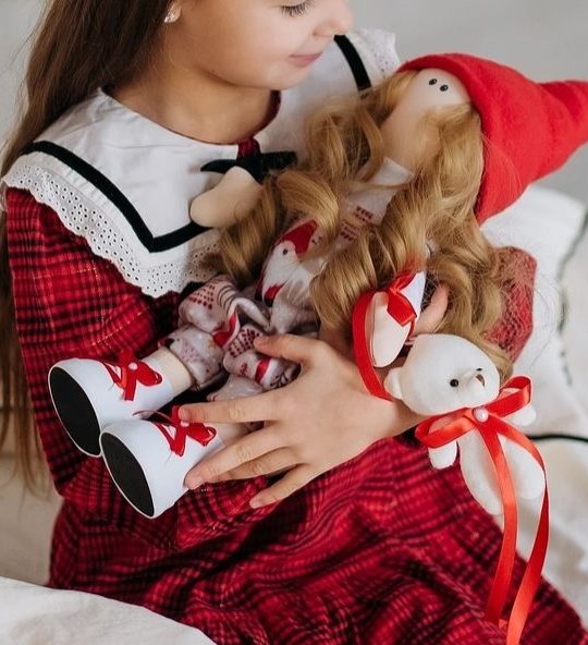 Різдвяна сувенірна лялька тільда санта з довгим волоссям