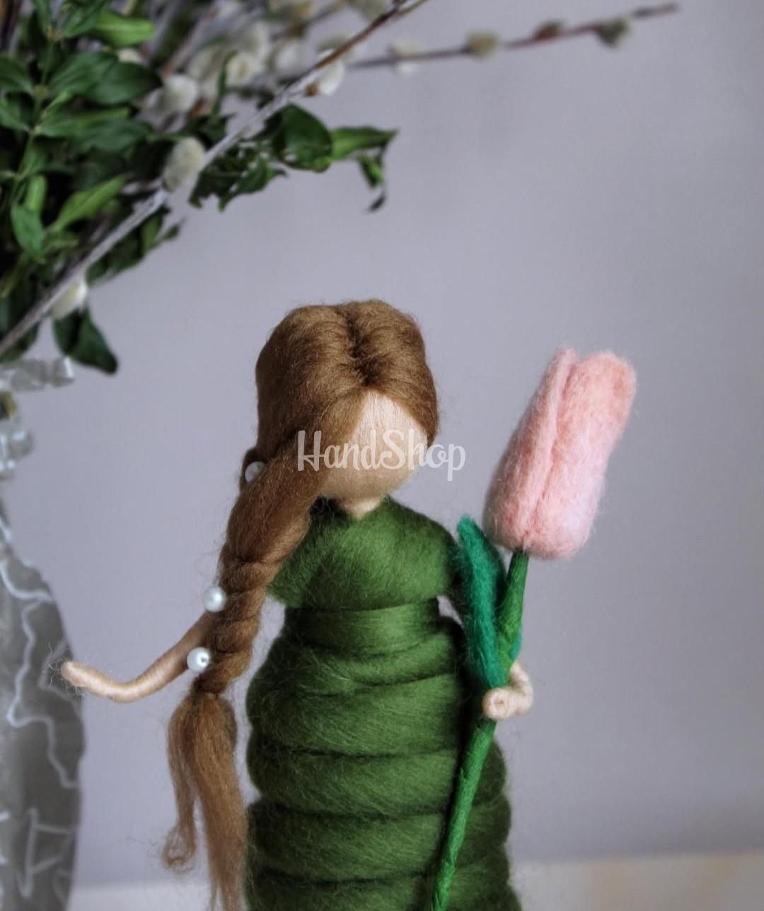 Сувенір лялька веснянка квітка тюльпан із шерсті Сувенір лялька веснянка квітка тюльпан із шерсті