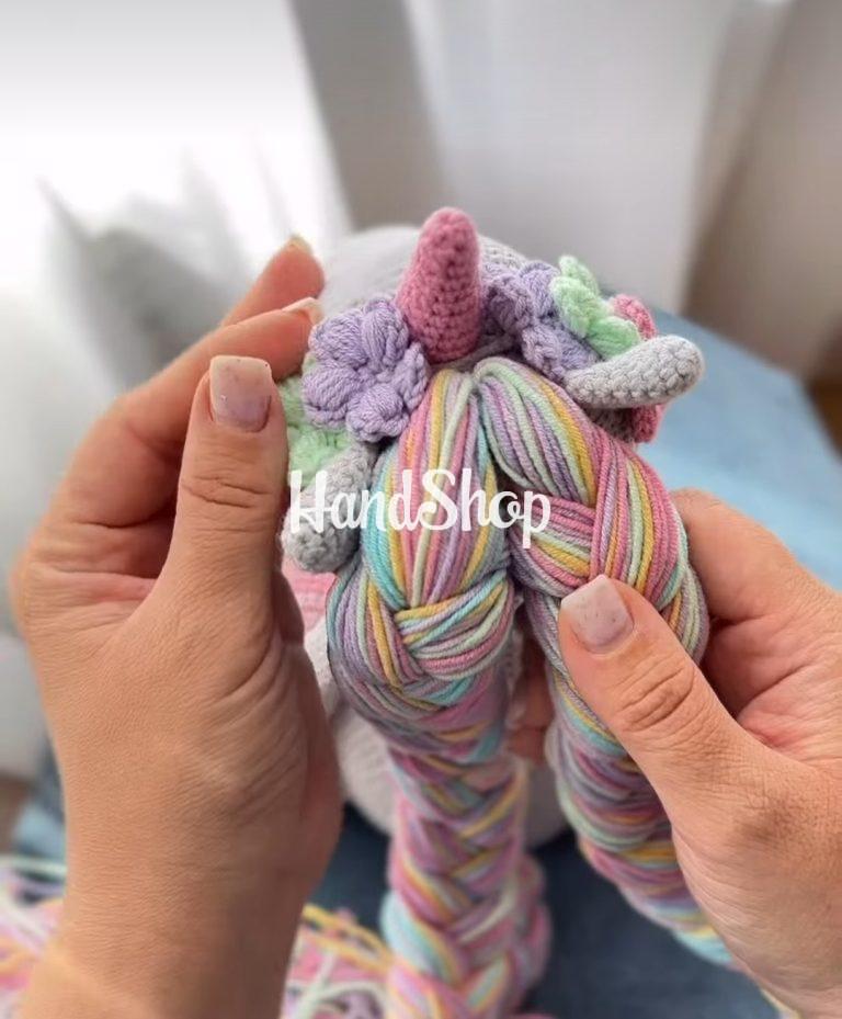 Игрушка вязаная единорожка серая с длинными косичками — фото 6