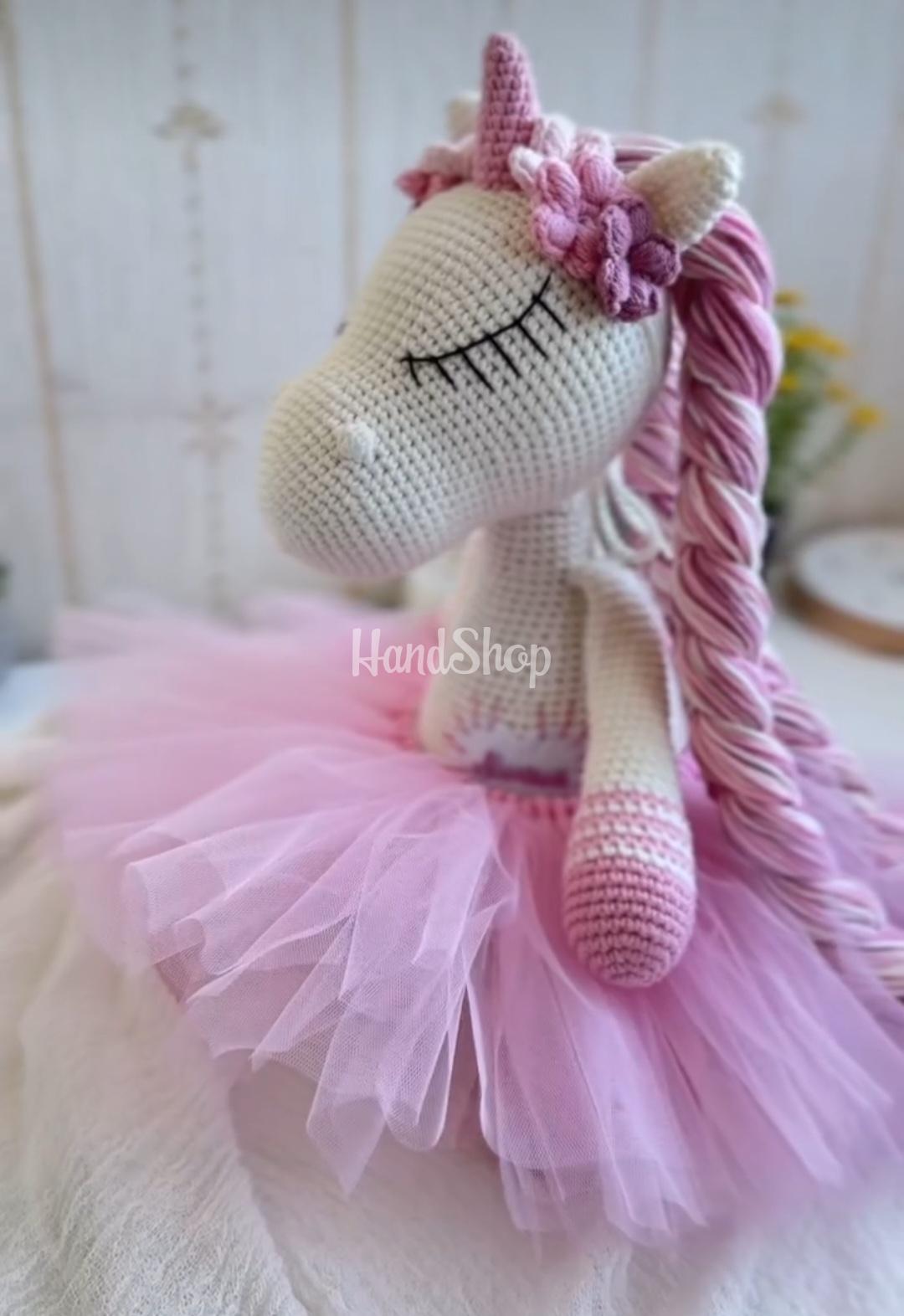 Іграшка в’язаний єдиноріг балерина з рожевими косичками Іграшка в’язаний єдиноріг балерина з рожевими косичками