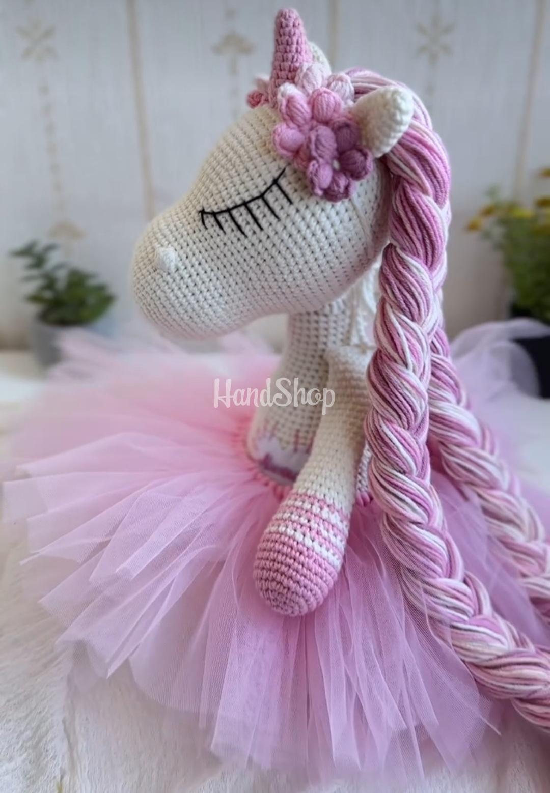Іграшка в’язаний єдиноріг балерина з рожевими косичками Іграшка в’язаний єдиноріг балерина з рожевими косичками