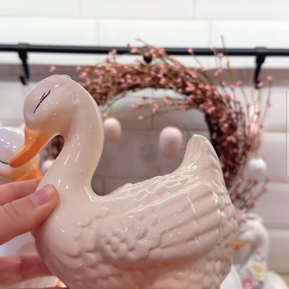 Сувенірна порцелянова пара гусей біла та молочна глазур, 2 шт