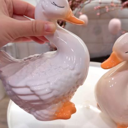 Сувенірна порцелянова пара гусей біла та молочна глазур, 2 шт