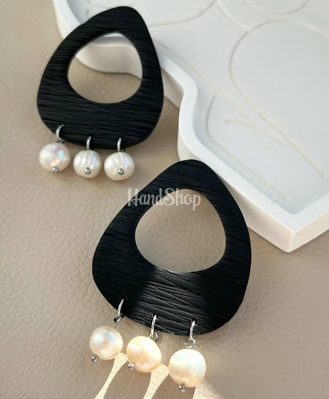 Авторські сережки геометричні чорні річкові перли Авторські сережки геометричні чорні річкові перли