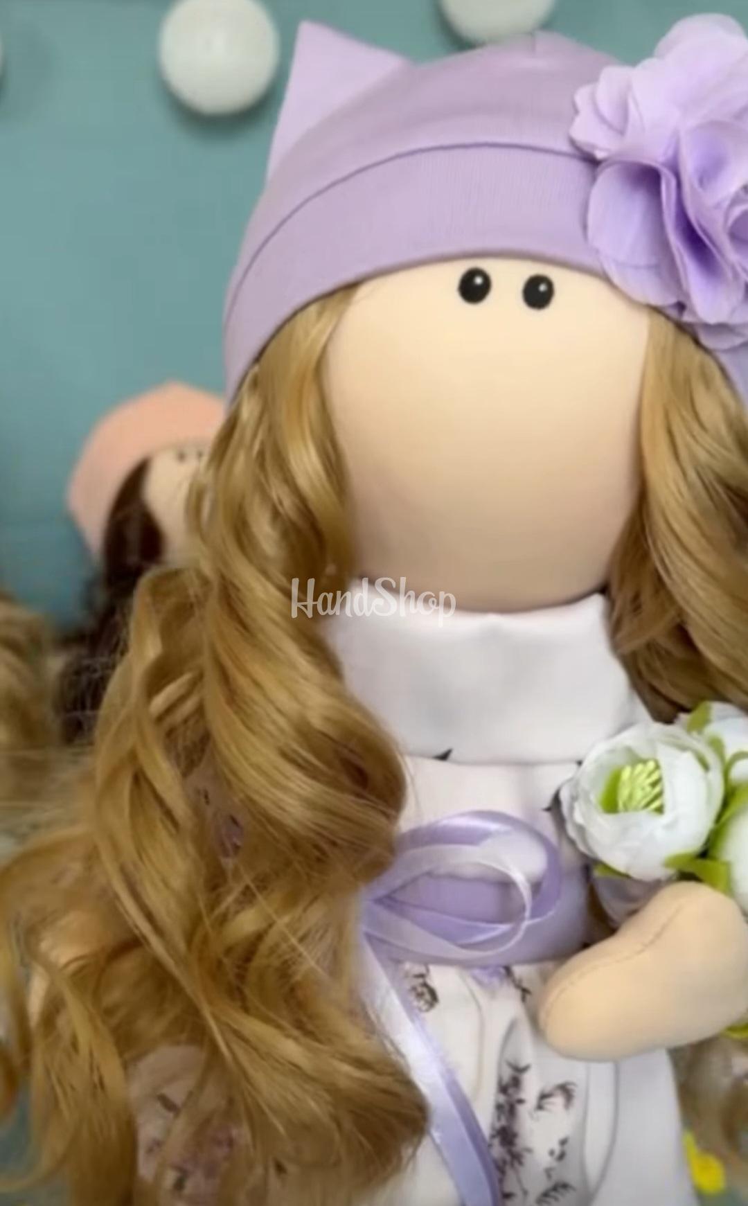 Сувенірна інтер’єрна лялька з довгим кудрявим волоссям Сувенірна інтер’єрна лялька з довгим кудрявим волоссям