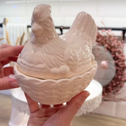 Сувенірна порцелянова курочка цукерниця, масляниця, 500 мл