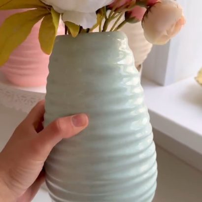 Кольорова велика порцелянова ваза ручної роботи для квітів