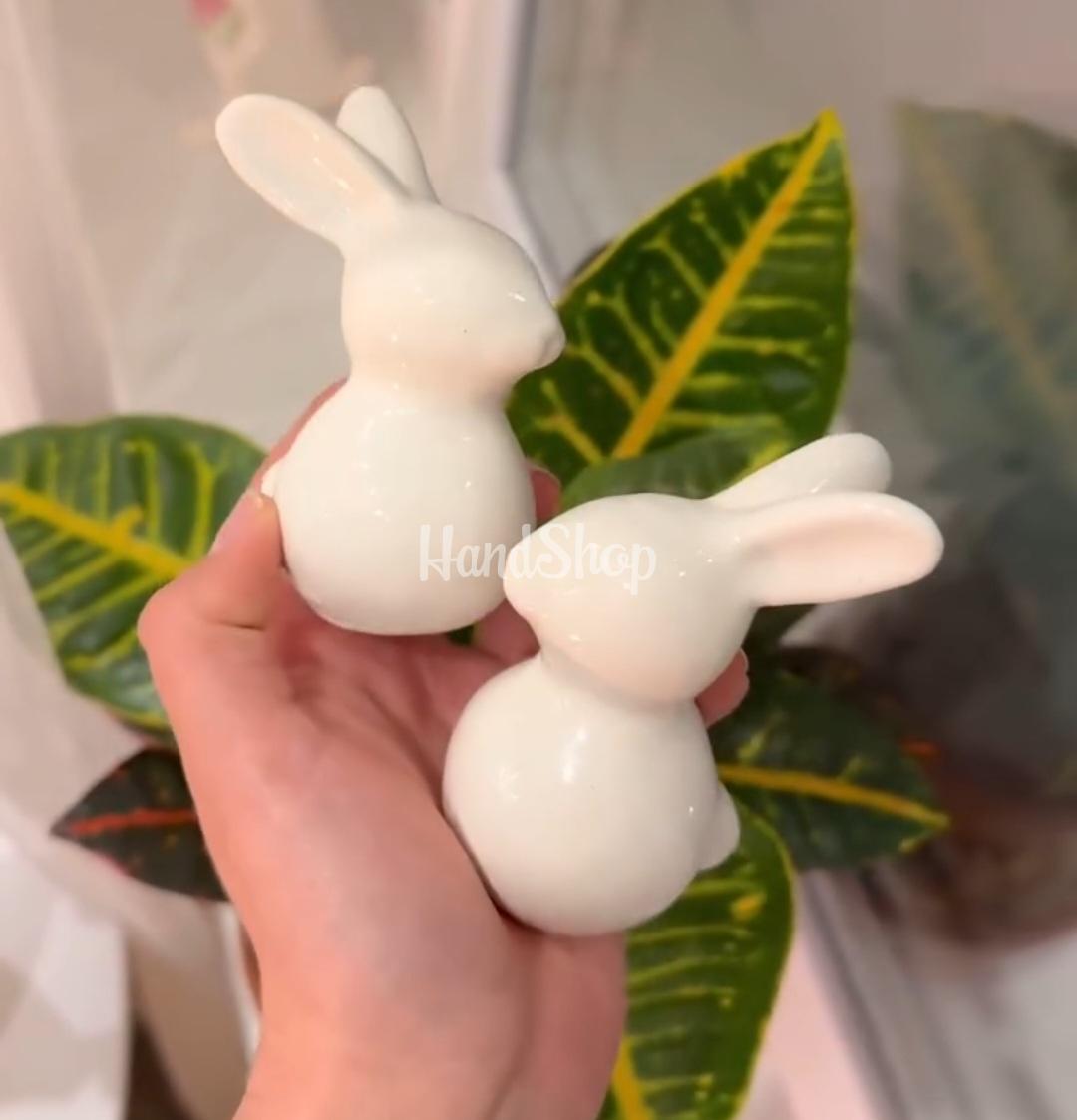 Пара білих порцелянових сувенірних зайчиків, 2 шт Пара білих порцелянових сувенірних зайчиків, 2 шт