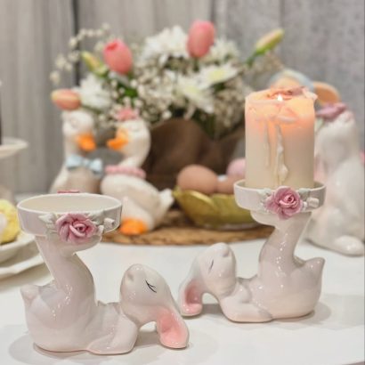 Білий порцеляновий кролик свічник з квітами троянди