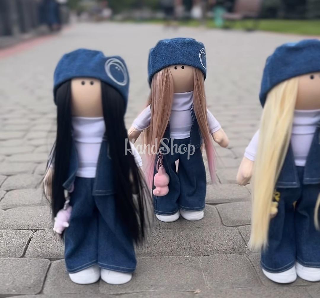 Сувенірна лялька тільда чорнява з іграшкою Labubu (Лабубу) Сувенірна лялька тільда чорнява з іграшкою Labubu (Лабубу)