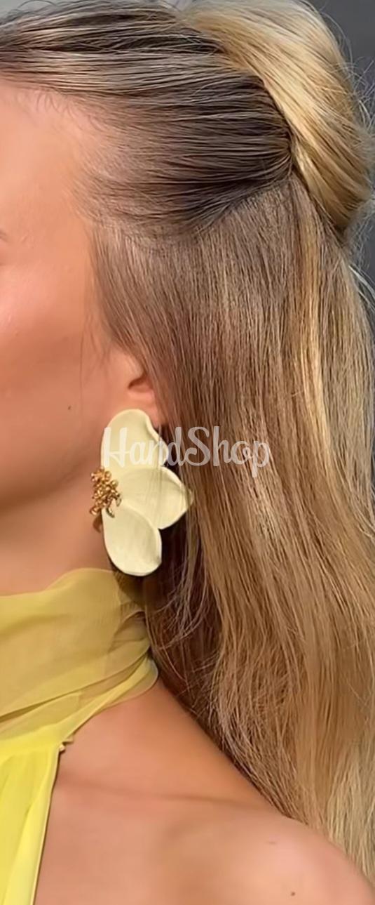 Стильні великі сережки квітка половинки глина (на вибір!) Стильні великі сережки квітка половинки глина (на вибір!)