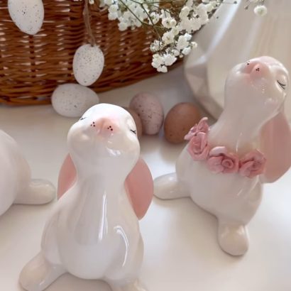 Декоративний білий порцеляновий зайчик сувенір