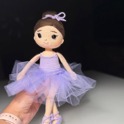 Встречайте 2026 год с теплом и надеждой вместе с этой уникальной сувенирной игрушкой вязаным коньком от магазина подарков HandShop!