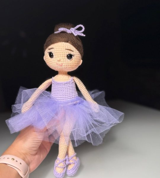 Встречайте 2026 год с теплом и надеждой вместе с этой уникальной сувенирной игрушкой вязаным коньком от магазина подарков HandShop!