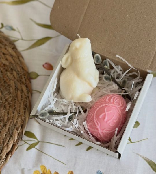 Великодній набір рожеве яєчко та кролик з соєвого воску, 2 шт