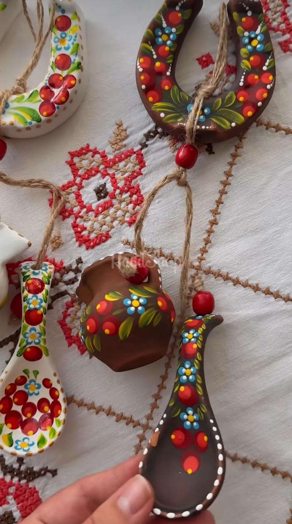 Керамічна підвіска підкова з петриківським розписом (на вибір!) Керамічна підвіска підкова з петриківським розписом (на вибір!)