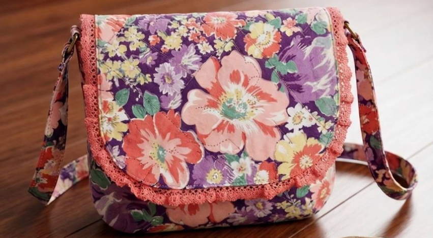 Авторська сумка handmade через плече з квітковим принтом для стильних літніх образів - випускний подарунок