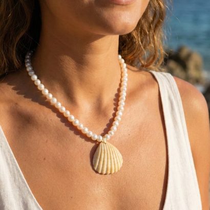 Жіночий кулон чокер морська мушля на річкових перлах