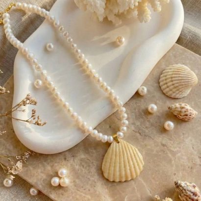 Жіночий кулон чокер морська мушля на річкових перлах