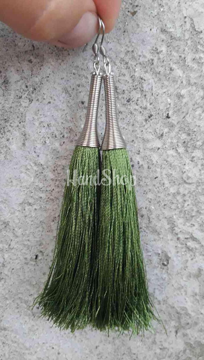 Женские серьги кисточки с зеленой шелковой нити Женские серьги кисточки с зеленой шелковой нити