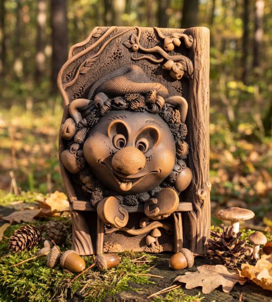 Слов'янський сувенір підвіска кераміка гномик на яблуні