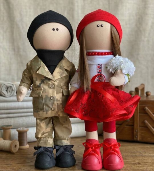 Текстильні ляльки ручної роботи пара молодята Ukraine