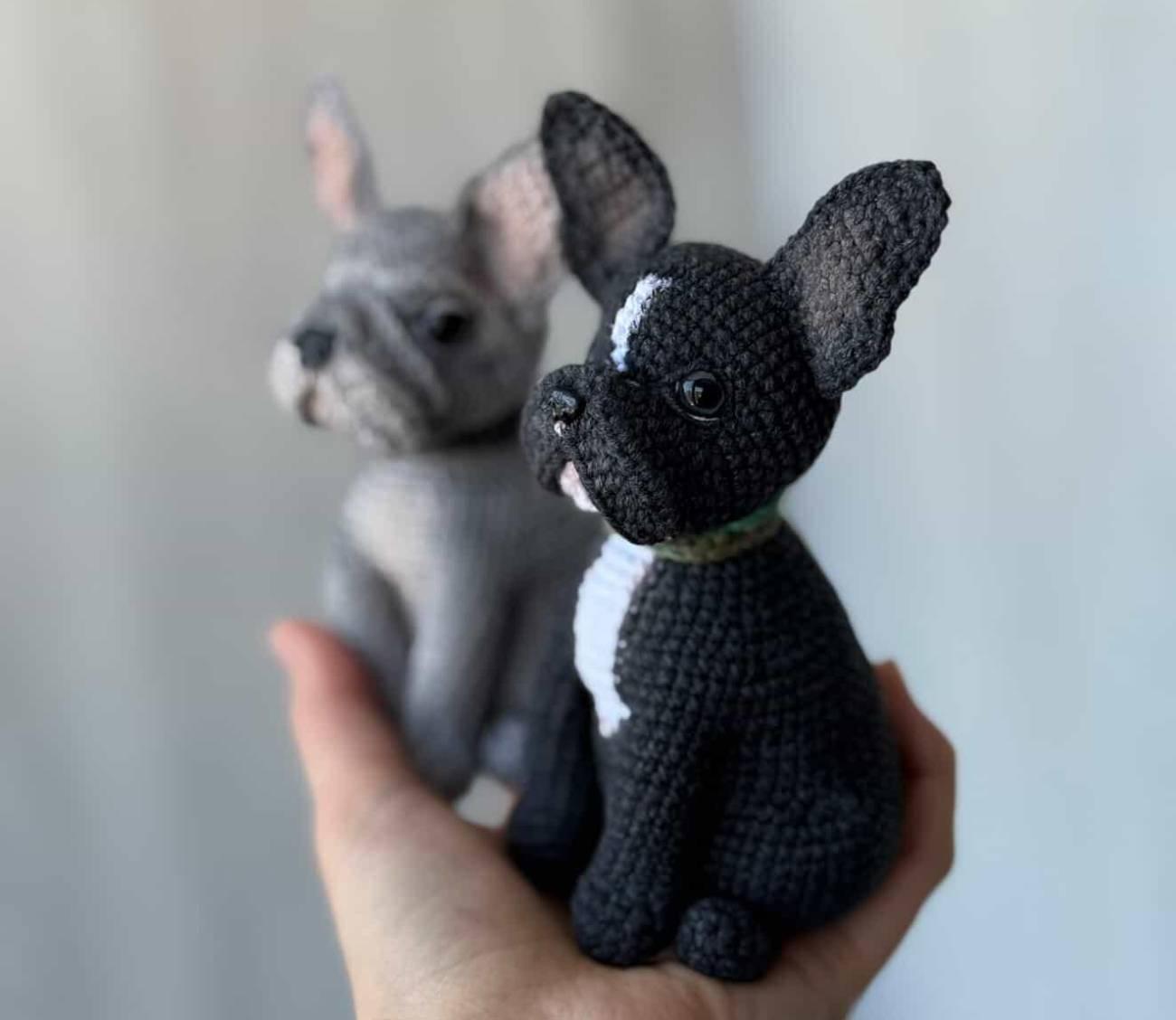 Авторська іграшка в’язаний пес французький бульдог чорний Авторська іграшка в’язаний пес французький бульдог чорний