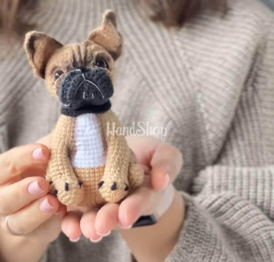 Авторська іграшка в'язаний пес французький бульдог Авторська іграшка в'язаний пес французький бульдог