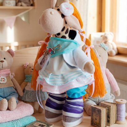 М'яка текстильна іграшка тільда жираф руда дівчинка в сукні