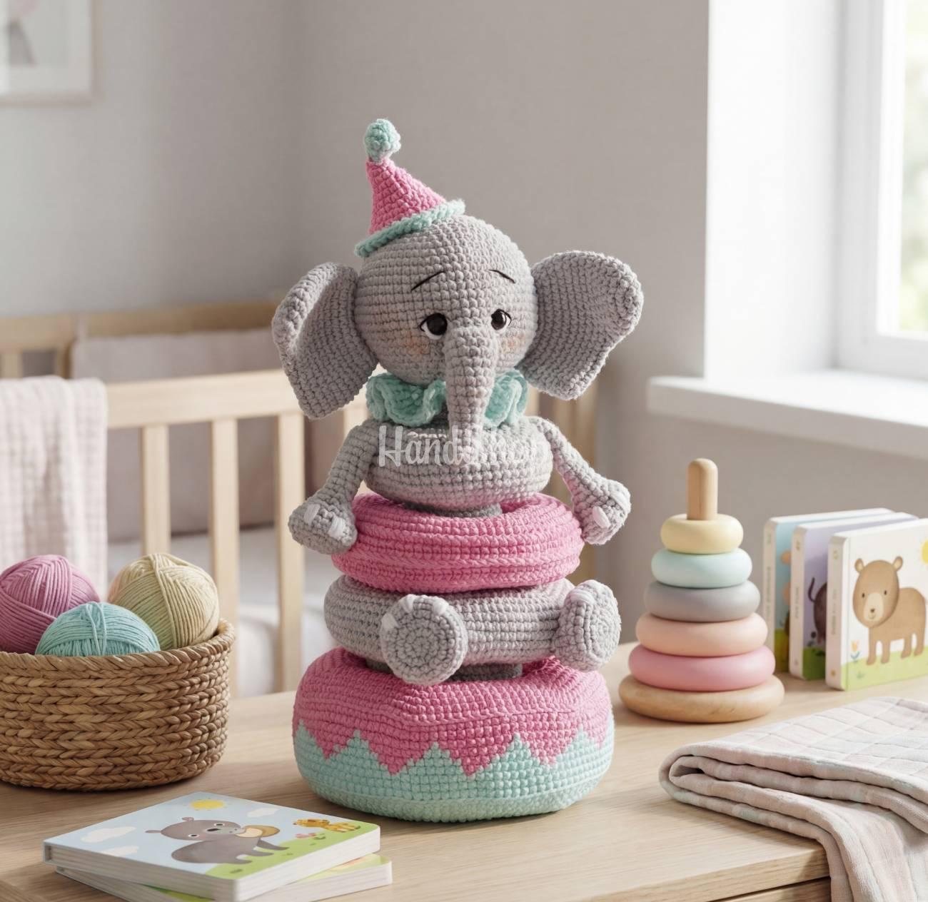 В’язана розвиваюча дитяча іграшка сіре слоненя пірамідка В’язана розвиваюча дитяча іграшка сіре слоненя пірамідка