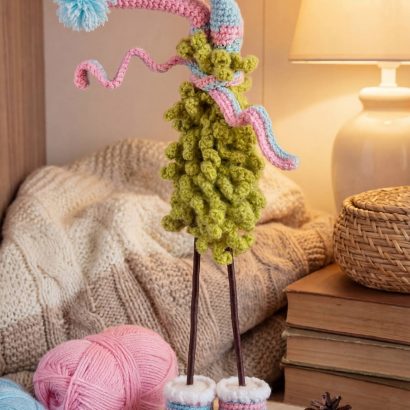 Авторські новорічні сувеніри 2026 в'язані ялинки парочка