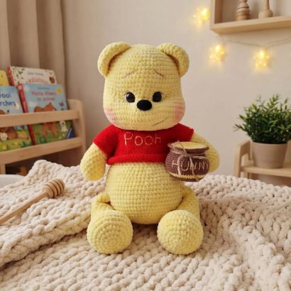 Сувенірна авторська в'язана м’яка дитяча іграшка Вінні Пух