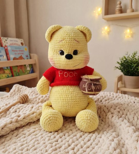 Сувенірна авторська в'язана м’яка дитяча іграшка Вінні Пух