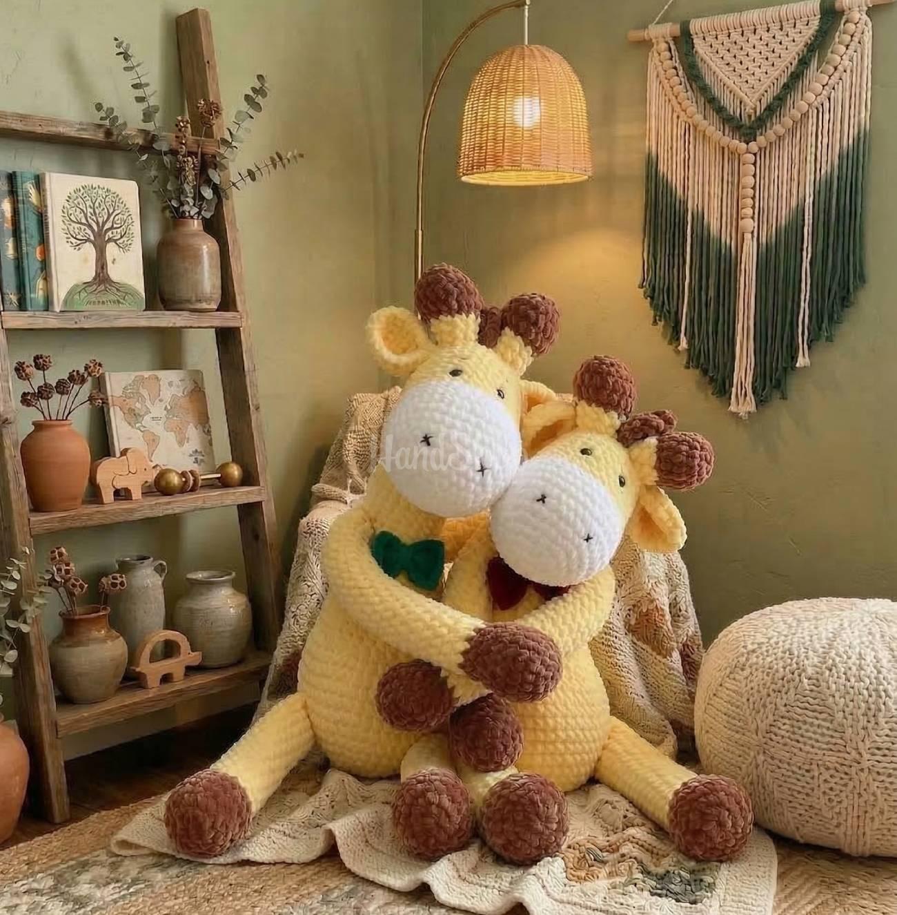 Авторські м’які іграшки великі жовті жирафки пара, 2 шт Авторські м’які іграшки великі жовті жирафки пара, 2 шт