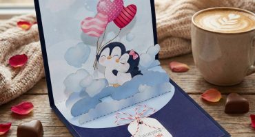 Авторська листівка валентинка з парою пінгвінів - любов, яка відкривається між рядків… і в об’ємі