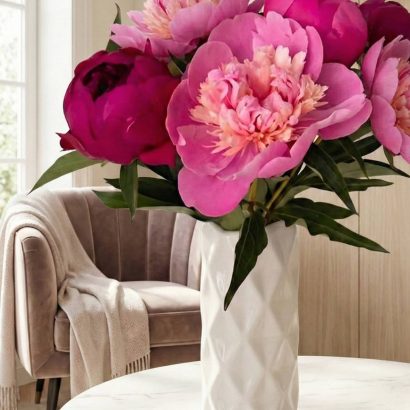 Порцелянова ваза для квітів в білому кольорі об'ємні ромби