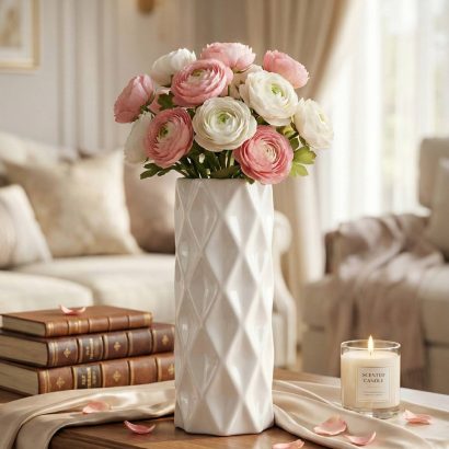 Порцелянова ваза для квітів в білому кольорі об'ємні ромби