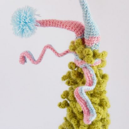 Новогодние сувениры своими руками вязанная елка парочка