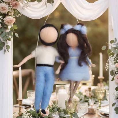 Ляльки на дерев’яній гойдалці з вовни весільна пара, 2 шт