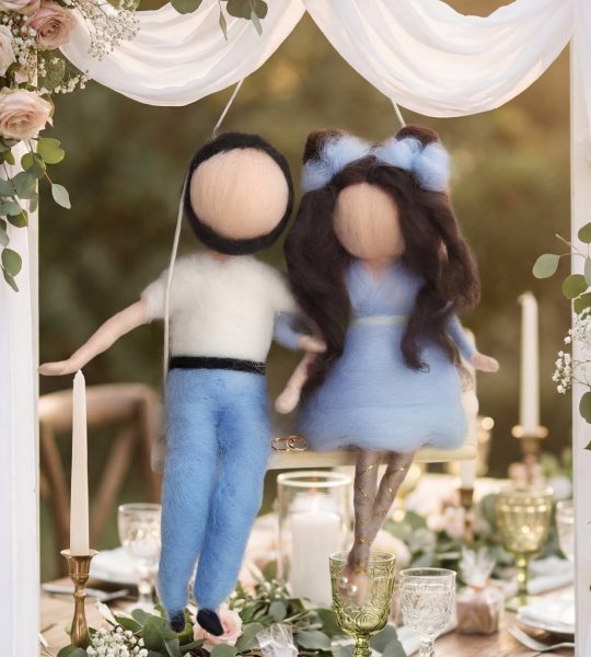 Ляльки на дерев’яній гойдалці з вовни весільна пара, 2 шт