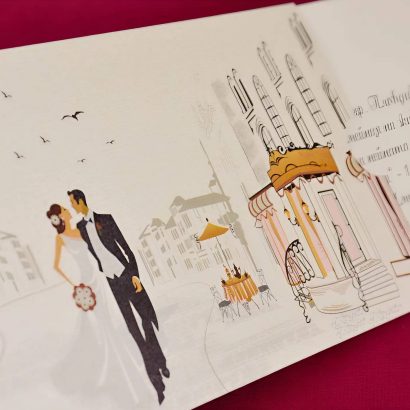 Весільна сувенірна листівка конверт молодята бежева