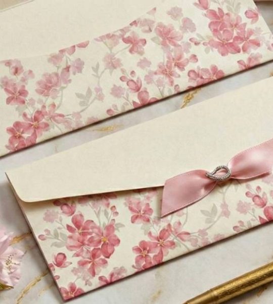 Весільний красивий конверт для грошей весняні квіти бант