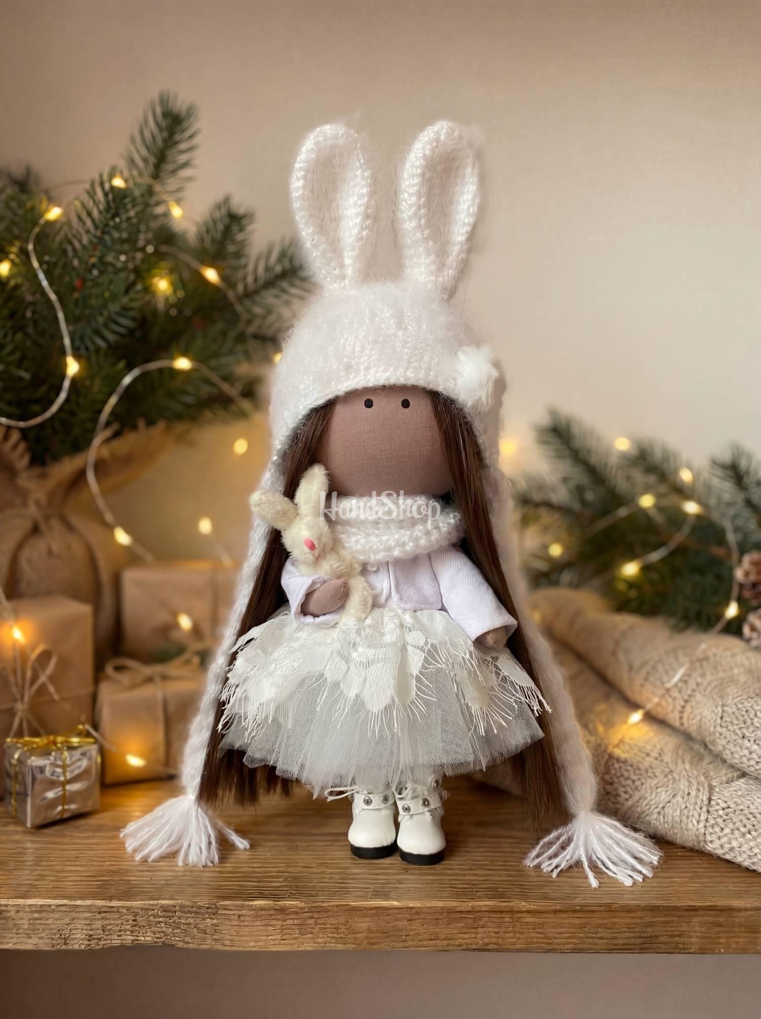 Різдвяна лялька зайчик у білій пишній сукні сувенір 2026 Різдвяна лялька зайчик у білій пишній сукні сувенір 2026