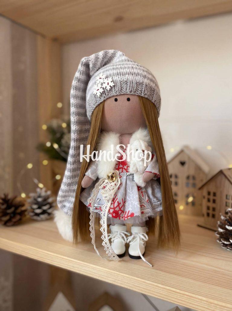 Игровая кукла текстильная новогодняя в шапочке колпак — фото 1