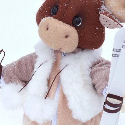 Игрушка мягкая лось с лыжами